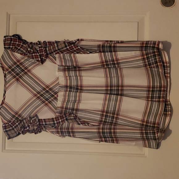 NWT Ruffle sleeve tank - Picture 4 of 5